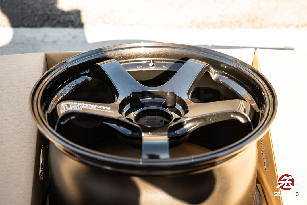 Advan GT Beyond / 18x9.5 +38 / 5x114.3 / Bronce cobre de competición