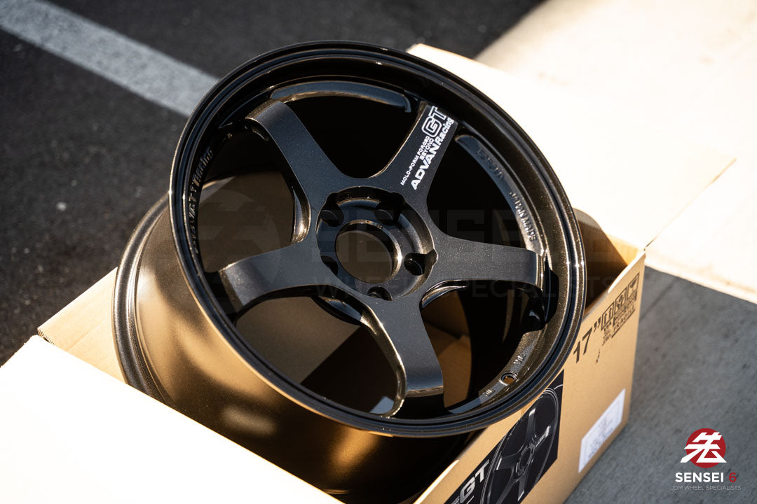 Advan GT Beyond / 18x9.5 +38 / 5x114.3 / Bronce cobre de competición