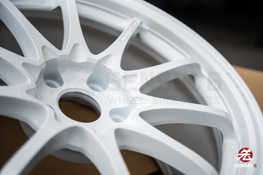 Volk CE28N-Plus / 18x9.5 +38 / 5x114.3 / Dash White (DW)