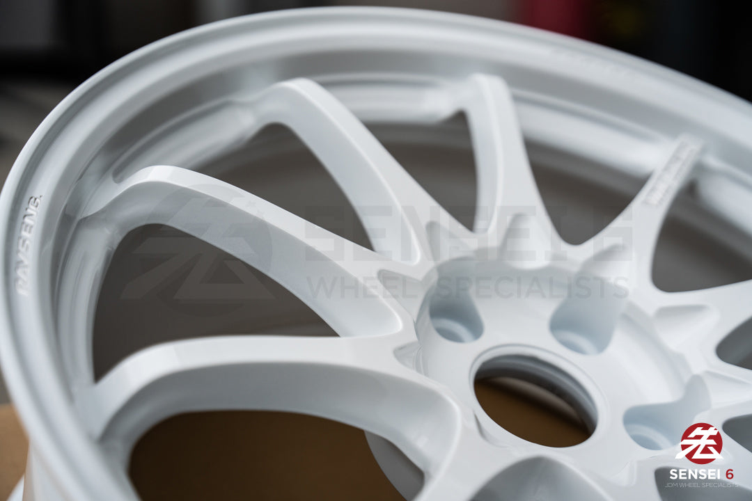 Volk CE28N-Plus / 18x9.5 +38 / 5x114.3 / Dash White (DW)
