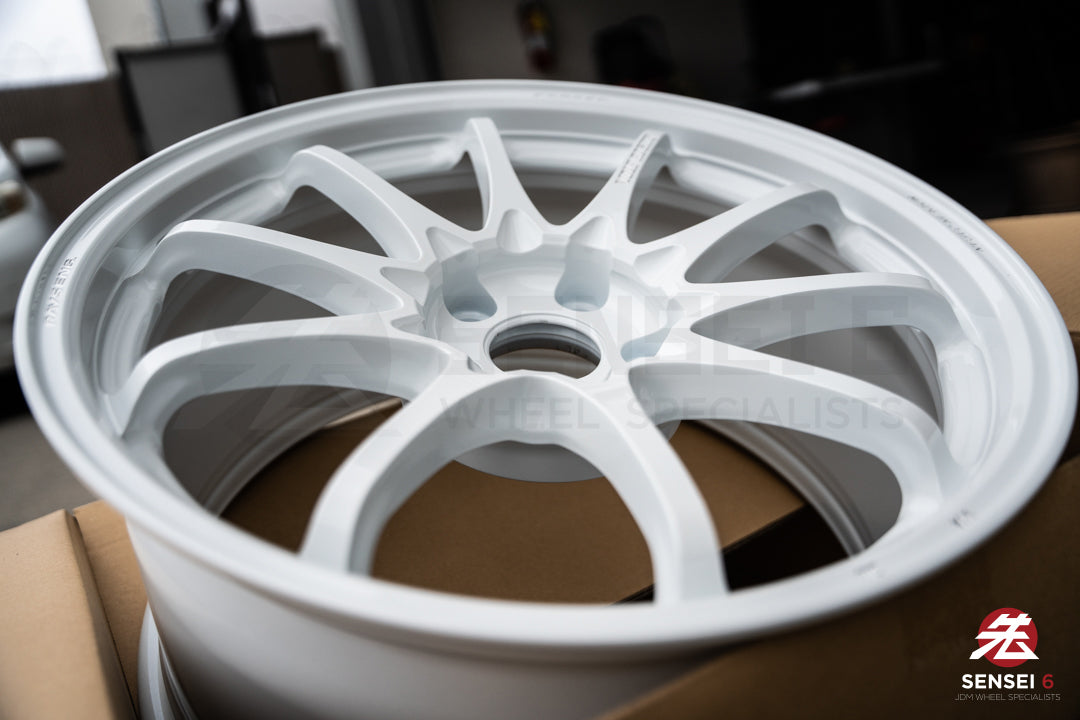 Volk CE28N-Plus / 18x9.5 +38 / 5x114.3 / Dash White (DW)