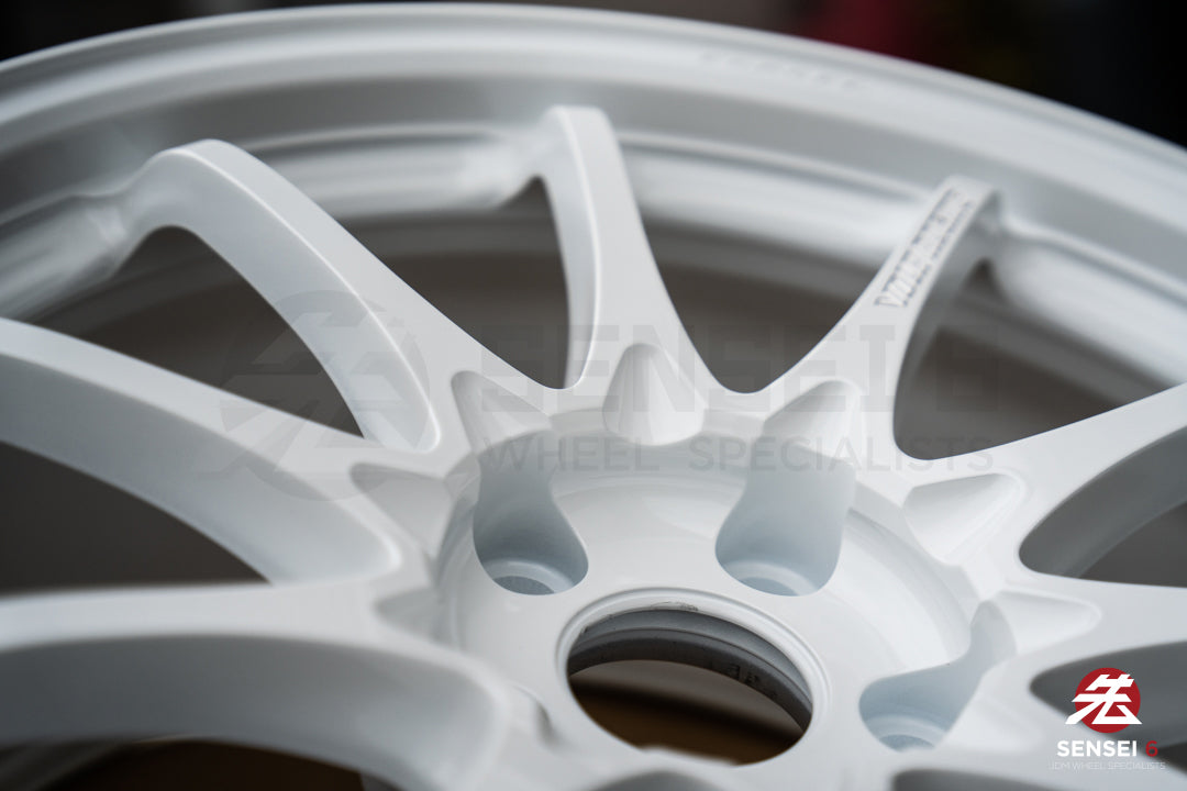 Volk CE28N-Plus / 18x9.5 +38 / 5x114.3 / Dash White (DW)