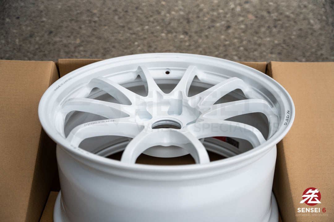 Volk CE28N-Plus / 18x9.5 +38 / 5x114.3 / Dash White (DW)