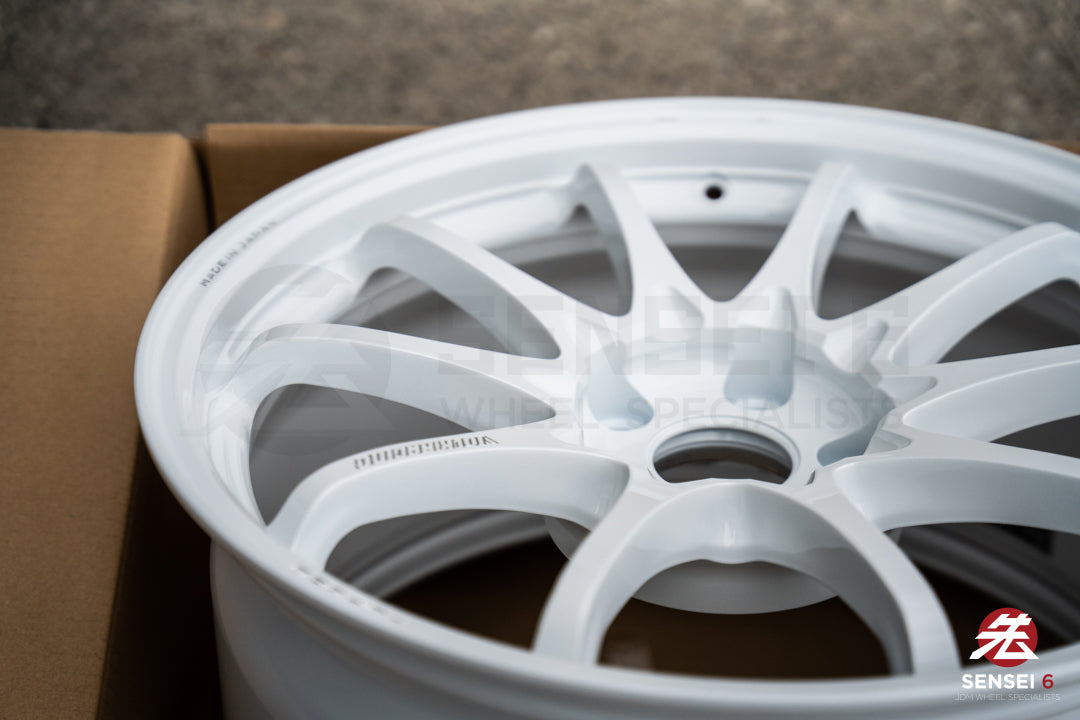 Volk CE28N-Plus / 18x9.5 +38 / 5x114.3 / Dash White (DW)
