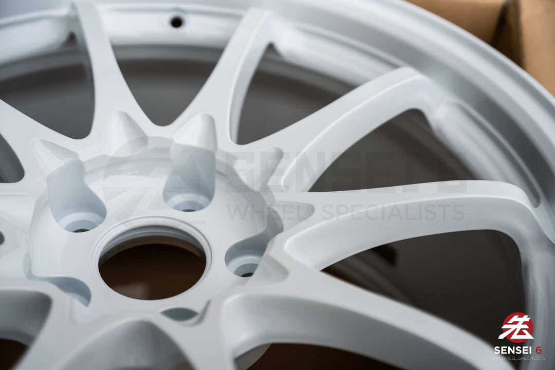 Volk CE28N-Plus / 18x9.5 +38 / 5x114.3 / Dash White (DW)