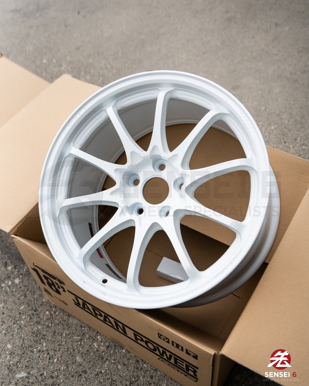 Volk CE28N-Plus / 18x9.5 +38 / 5x114.3 / Dash White (DW)