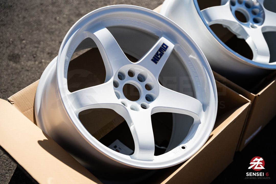 ニスモ LMGT4 / 18x10.5 +15 / 5x114.3 / ブラック