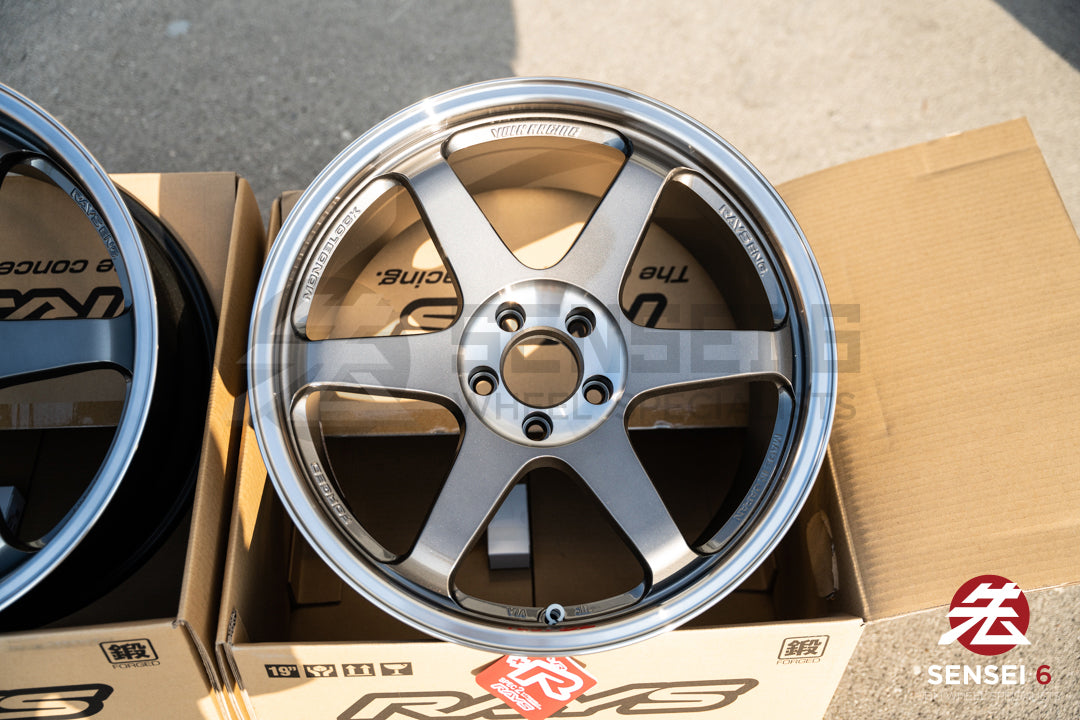 Volk TE37SL / 19x9.5 +22、19x10.5 +35 / 5x112 / プレスグラファイト