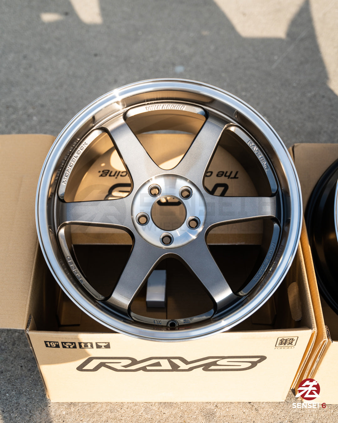 Volk TE37SL / 19x9.5 +22、19x10.5 +35 / 5x112 / プレスグラファイト