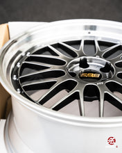 Cargar imagen en el visor de la galería, BBS LM / 20x9.5 +30 / 5x114.3 / Diamante Negro