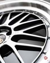 Cargar imagen en el visor de la galería, BBS LM / 20x9.5 +30 / 5x114.3 / Diamante Negro