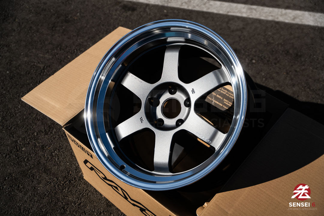 Volk TE37V Mark II / 18x10.5 +15 / 5x114.3 / Gunmetal Rim DC (MF)