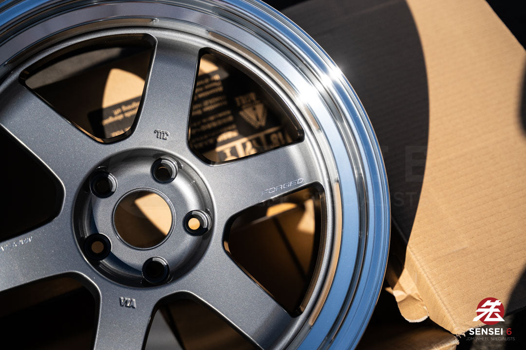 Volk TE37V Mark II / 18x10.5 +15 / 5x114.3 / Gunmetal Rim DC (MF)
