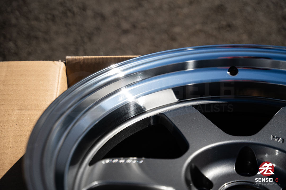 Volk TE37V Mark II / 18x10.5 +15 / 5x114.3 / Gunmetal Rim DC (MF)