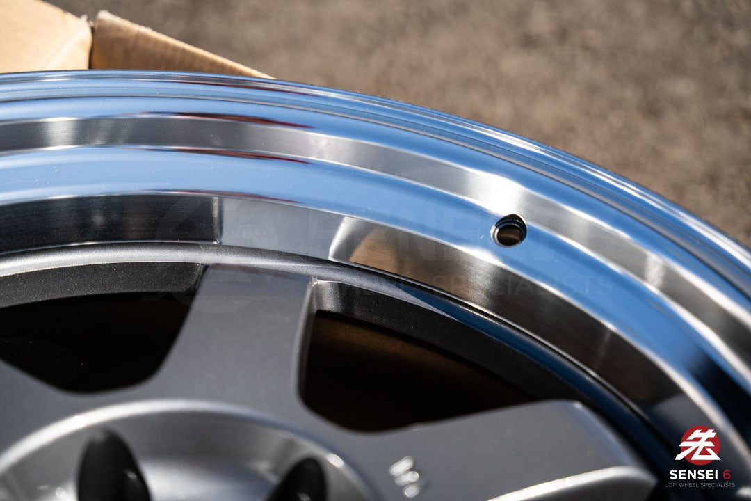 Volk TE37V Mark II / 18x10.5 +15 / 5x114.3 / Gunmetal Rim DC (MF)