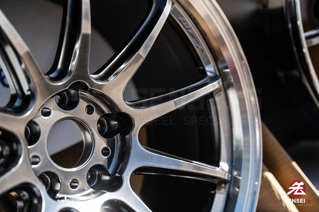 Work Emotion ZR10 1P / 19x9.5 +23, 19x10.5 +30 / 5x112 / Llanta Glim Black con corte de diamante (GTKRC)