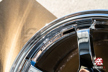 Load image into Gallery viewer, Gram Lights 57DR / 17x9 +38 / 5x114.3 / Chrome