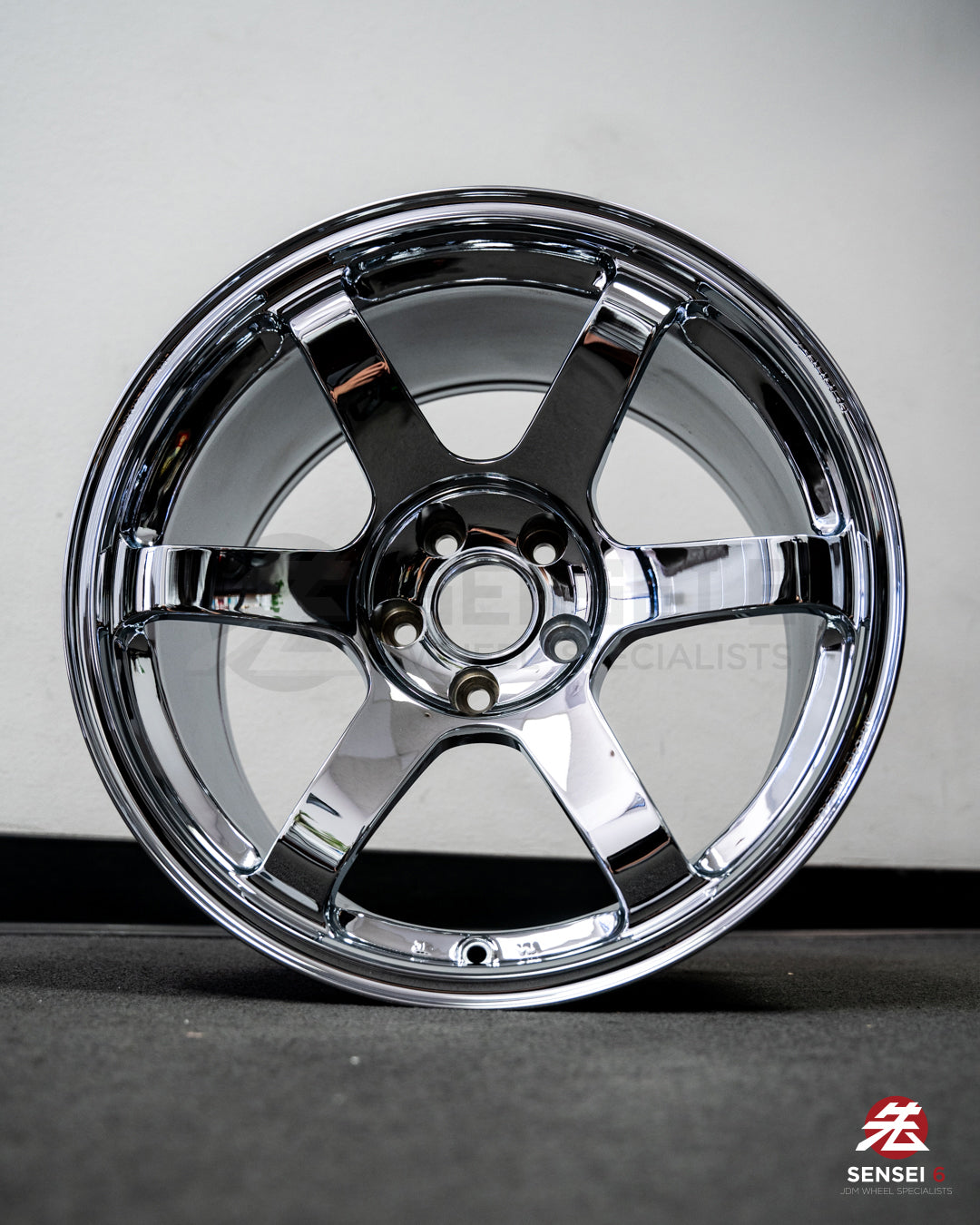 Volk TE37 サガ SL / 18x10.5 +15 / 5x114.3 / クローム