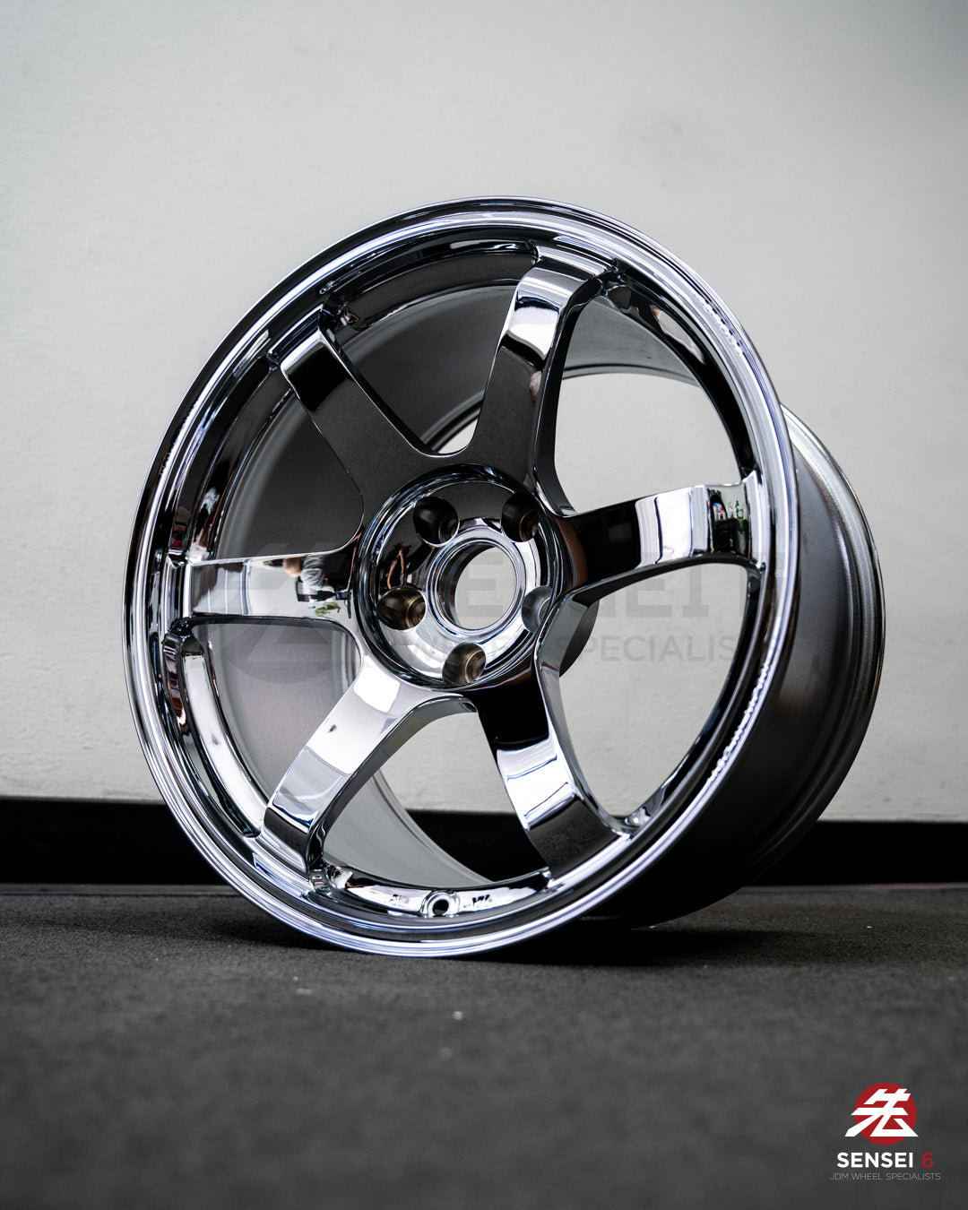 Volk TE37 サガ SL / 18x10.5 +15 / 5x114.3 / クローム