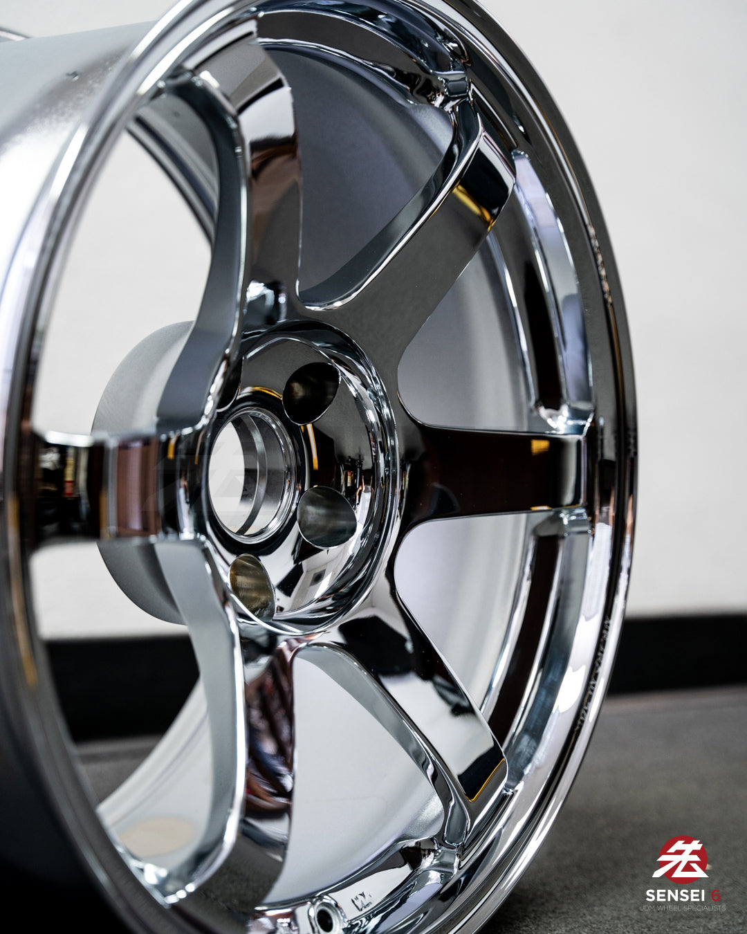 Volk TE37 サガ SL / 18x10.5 +15 / 5x114.3 / クローム