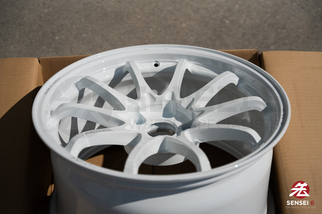 Volk CE28N-Plus / 18x9,5 +22 / 5x114,3 / Blanco Dash (DW)