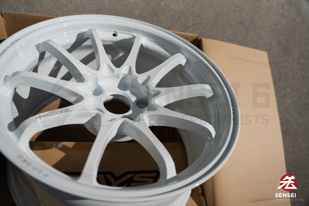 Volk CE28N-Plus / 18x9,5 +22 / 5x114,3 / Blanco Dash (DW)