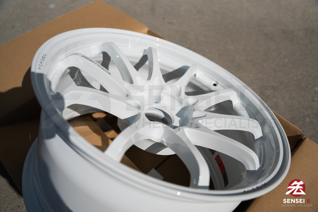 Volk CE28N-Plus / 18x9,5 +22 / 5x114,3 / Blanco Dash (DW)