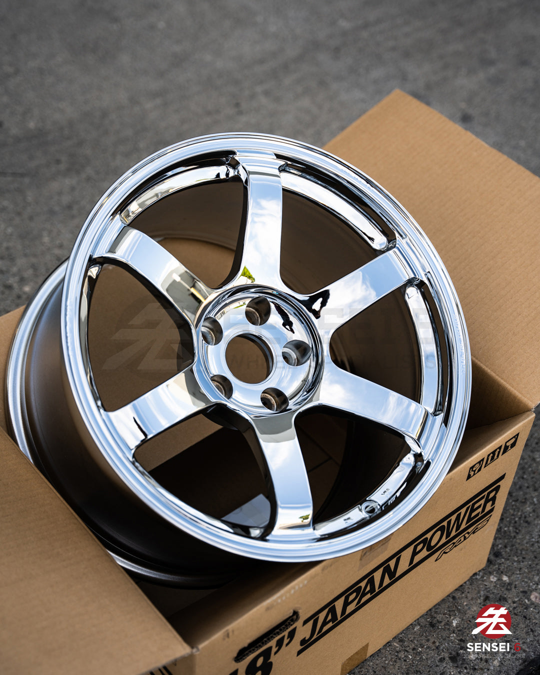 Volk TE37 サガ SL / 18x10.5 +15 / 5x114.3 / クローム