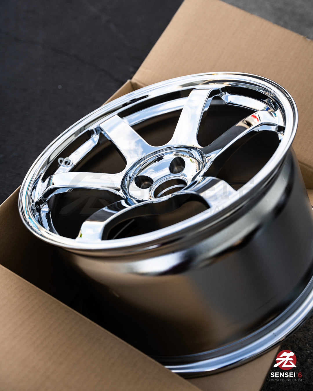 Volk TE37 サガ SL / 18x10.5 +15 / 5x114.3 / クローム