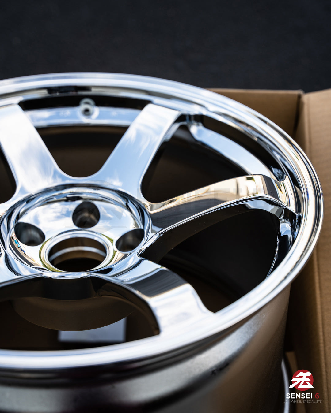 Volk TE37 サガ SL / 18x10.5 +15 / 5x114.3 / クローム