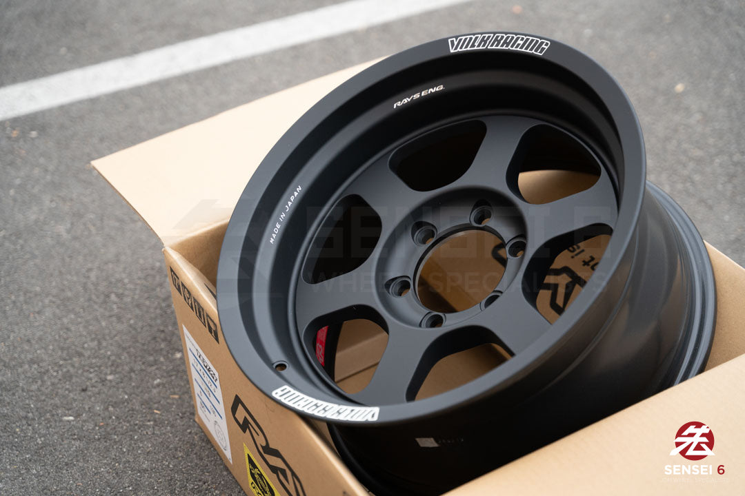 Volk TE37XT M-Spec / 17x8.5 -3 / 6x135 / Blast Black (BC)