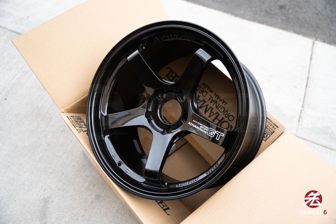 Advan GT Beyond / 18x10 +35 / 5x114.3 / Racing Titanium Black (TBK)