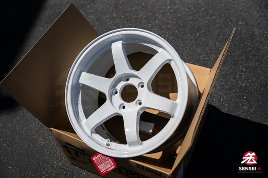 Volk TE37SL / 17x9.5 +45 / 5x114.3 / Dash White (DW)