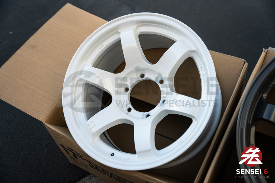 Gram Lights 57DR-X / 17x8.5-10 / 6x139.7 / Cerámica blanca perla
