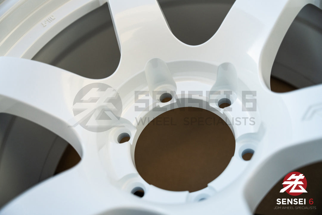 Gram Lights 57DR-X / 17x8.5-10 / 6x139.7 / Cerámica blanca perla