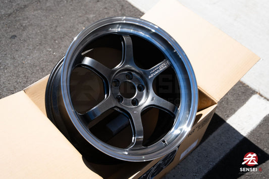 アドバン R6 / 18x9.5 +45 / 5x100 / マシニング&レーシング プラチナブラック(MPB)