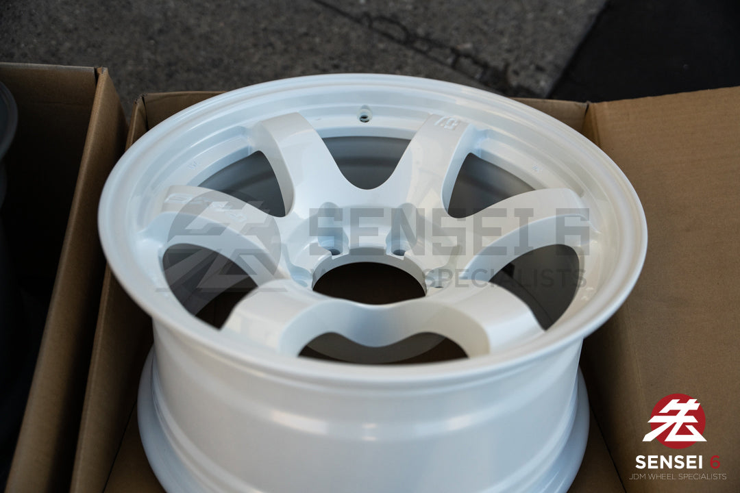 Gram Lights 57DR-X / 17x8.5-10 / 6x139.7 / Cerámica blanca perla