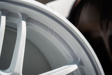 Load image into Gallery viewer, AME Tracer TM02 / 18x9.5 +37 / 5x120 / White