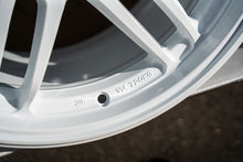 Load image into Gallery viewer, AME Tracer TM02 / 18x9.5 +37 / 5x120 / White