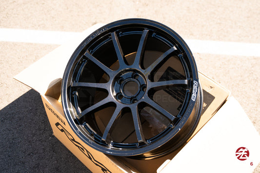 グラムライト 57NR / 18x9.5 +38 / 5x100 / ガラスブラック (6NJ)