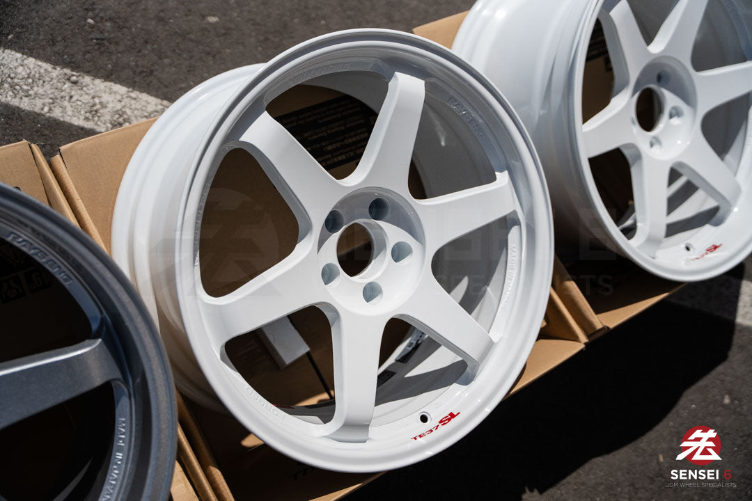 Volk TE37SL / 19x9.5 +22, 19x10.5 +35 / 5x112 / Dash White (DW)