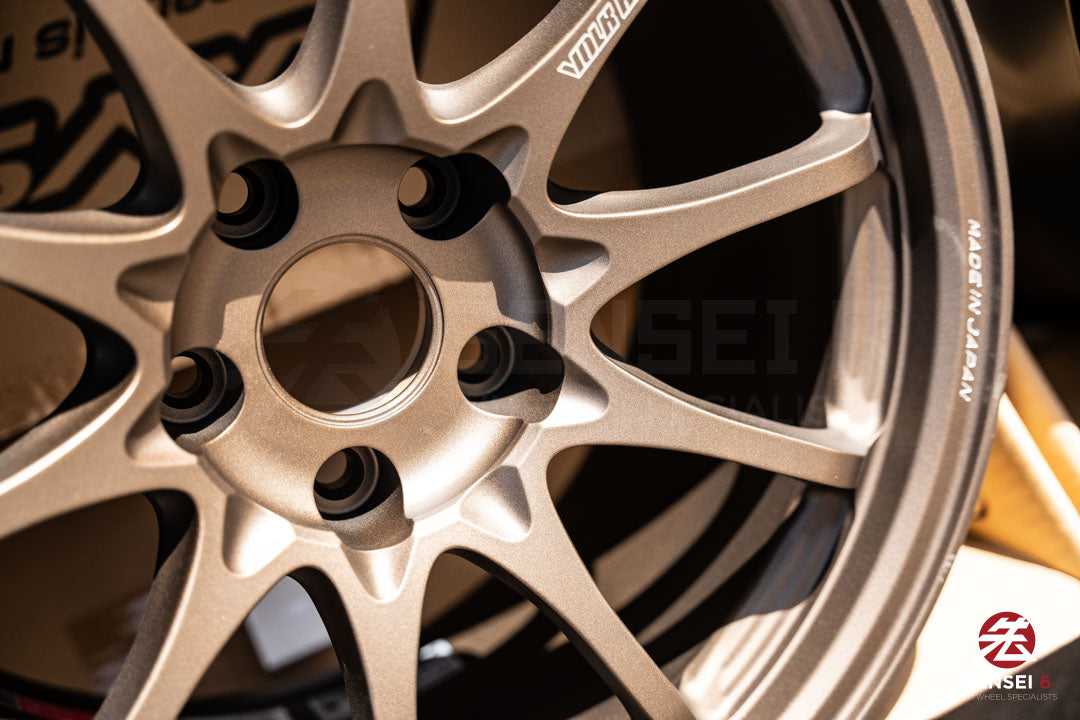 Volk CE28N-Plus / 17x10 +44 / 5x114,3 / Bronce Blast (BB)