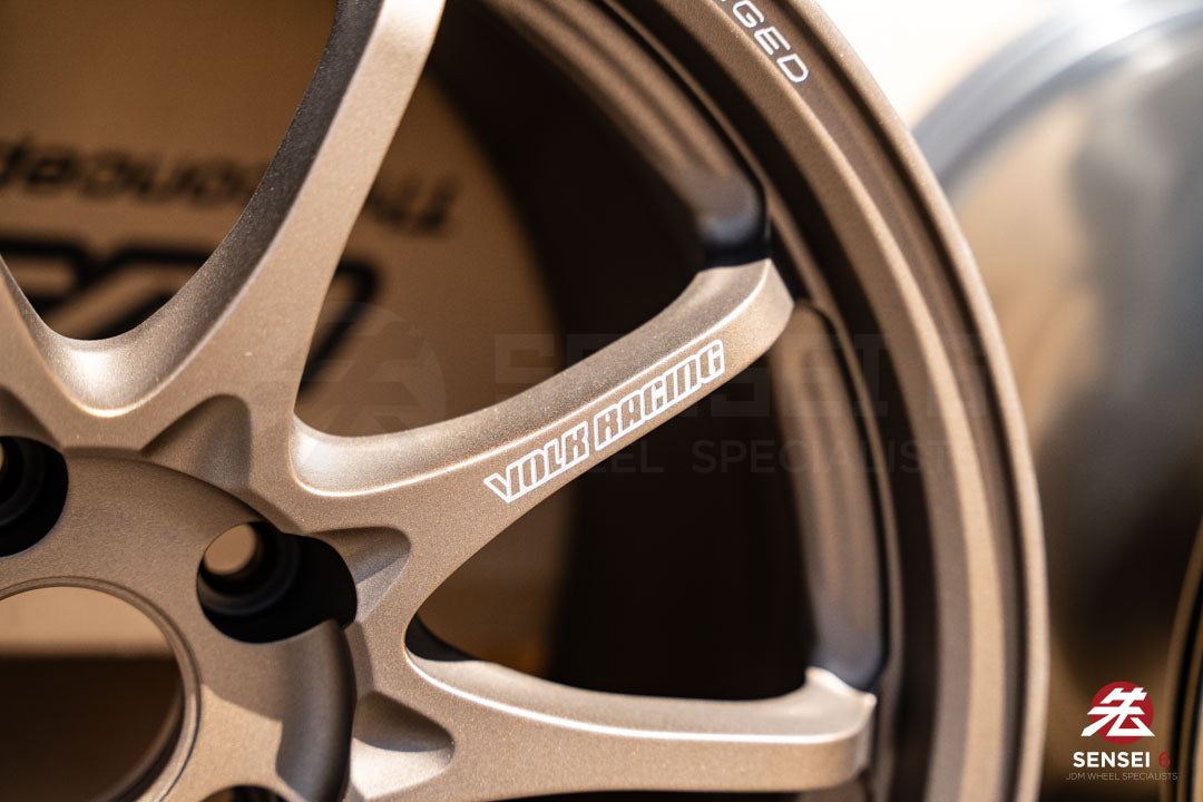 Volk CE28N-Plus / 17x10 +44 / 5x114,3 / Bronce Blast (BB)
