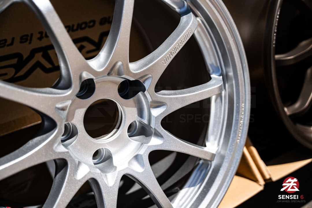 Volk CE28N-Plus / 17x10 +44 / 5x114.3 / ダイヤモンドシルバー (DS)