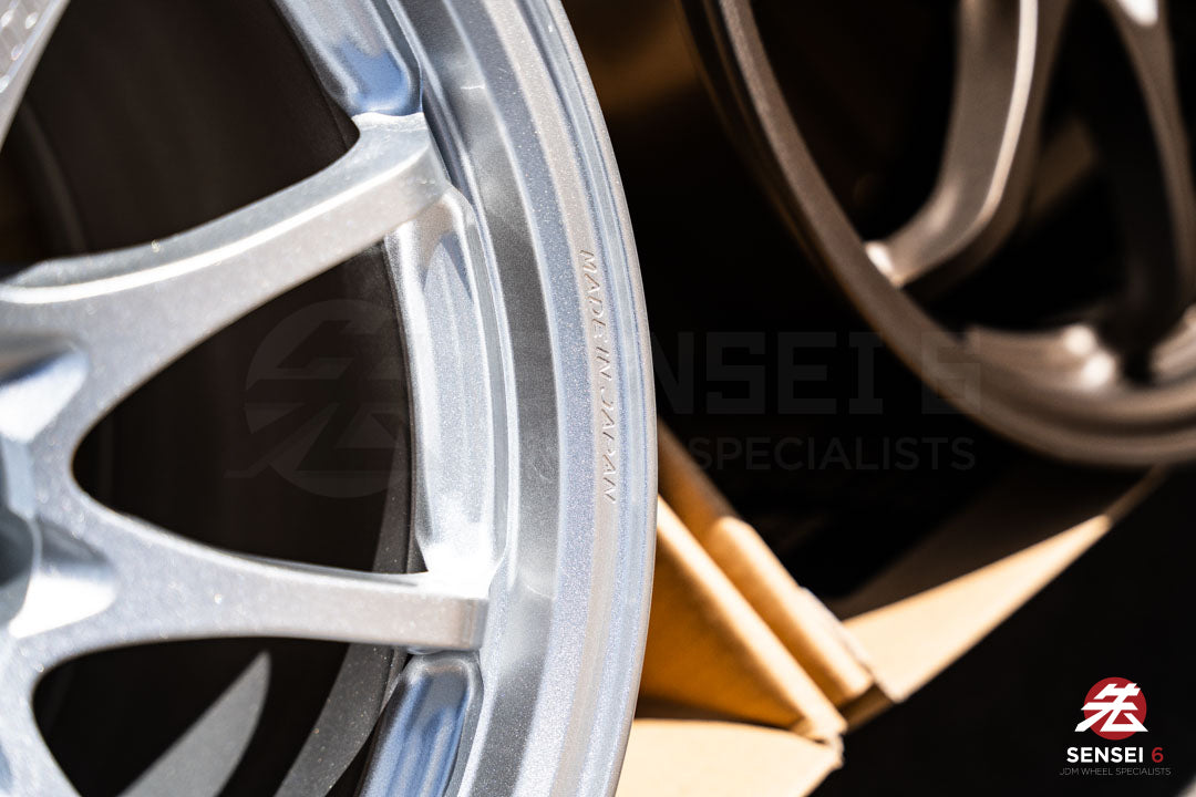 Volk CE28N-Plus / 17x10 +44 / 5x114.3 / ダイヤモンドシルバー (DS)