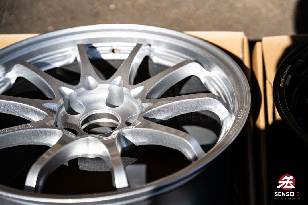 Volk CE28N-Plus / 17x10 +44 / 5x114.3 / ダイヤモンドシルバー (DS)