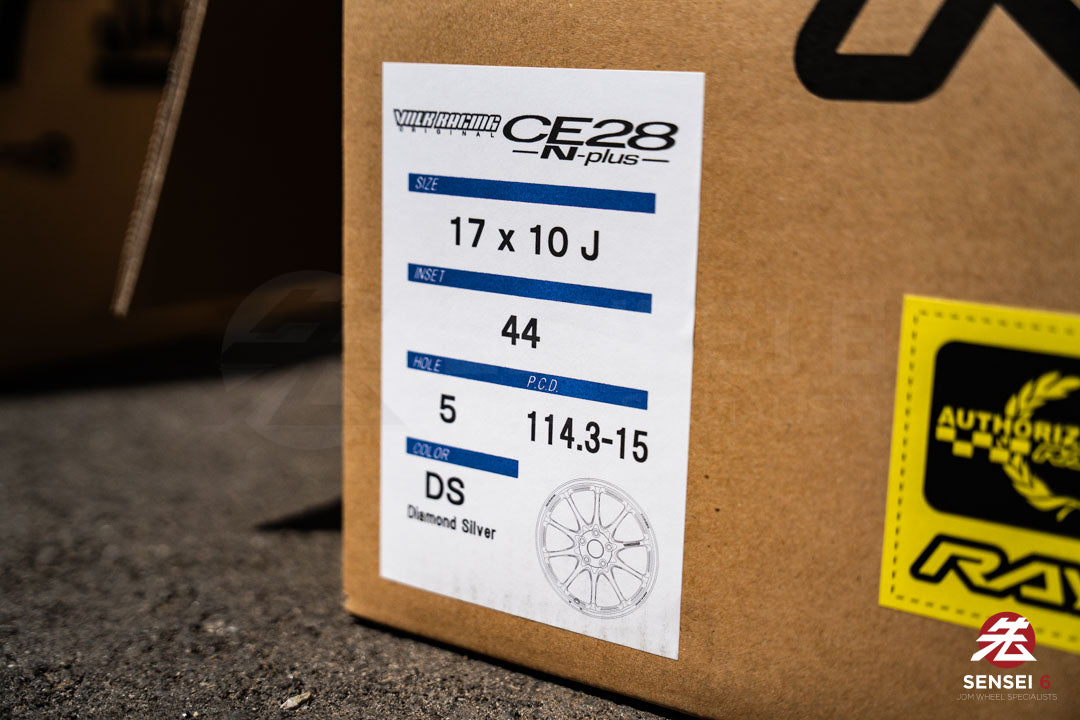 Volk CE28N-Plus / 17x10 +44 / 5x114.3 / ダイヤモンドシルバー (DS)