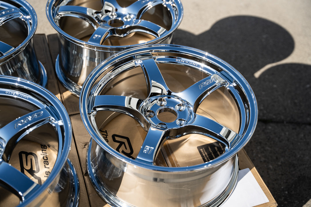 Gram Lights 57CR / 18x9.5 +38 / 5x114.3 / Chrome