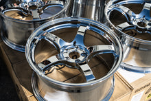 Load image into Gallery viewer, Gram Lights 57CR / 18x9.5 +38 / 5x114.3 / Chrome