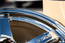 Load image into Gallery viewer, Gram Lights 57CR / 18x9.5 +38 / 5x114.3 / Chrome